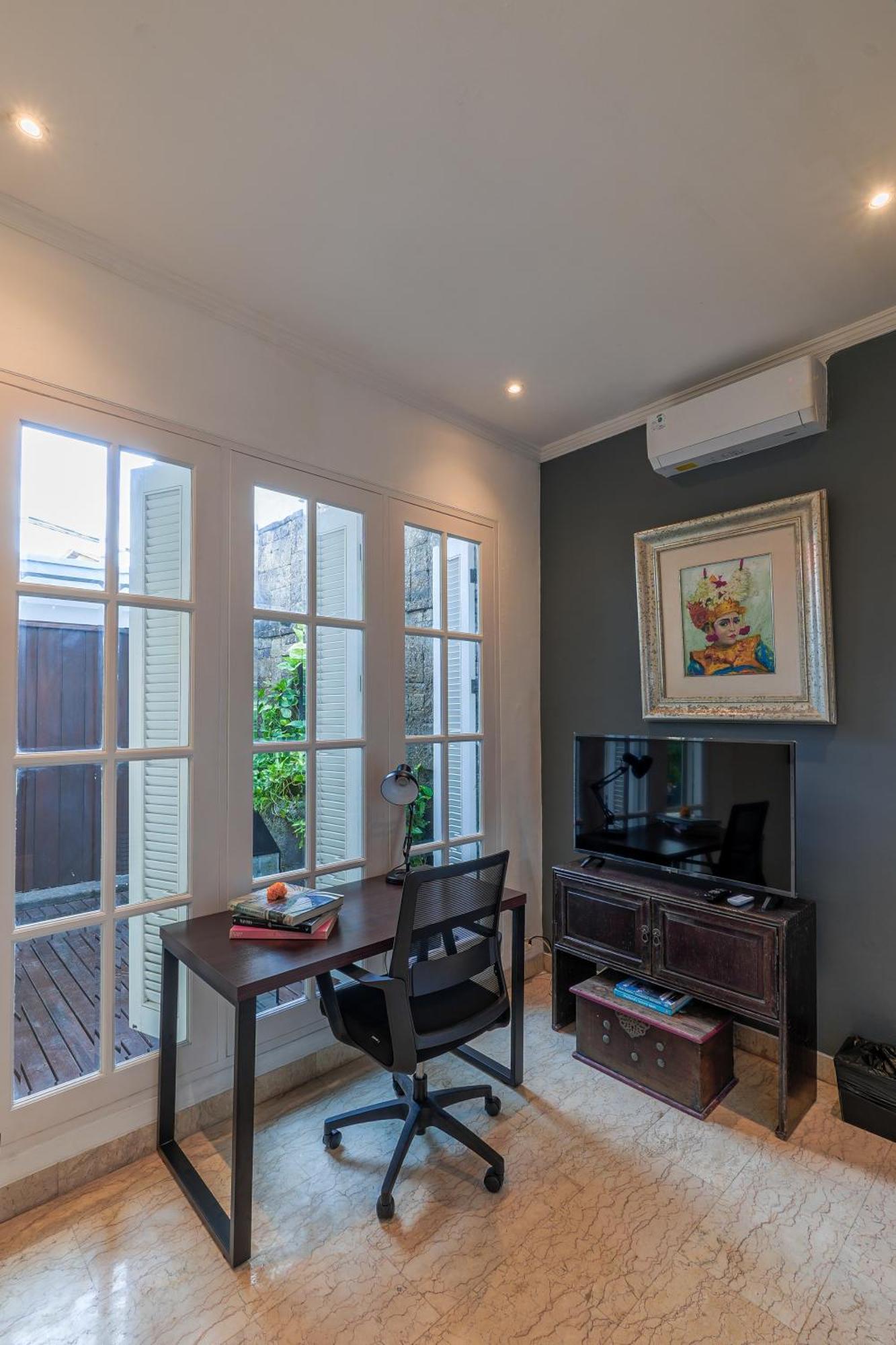 Mosan House - Unique Art-Filled Gem In Perfect Location A Short Walk From The Beach Or Seminyak Square Including Ac Office For Remote Working Екстериор снимка