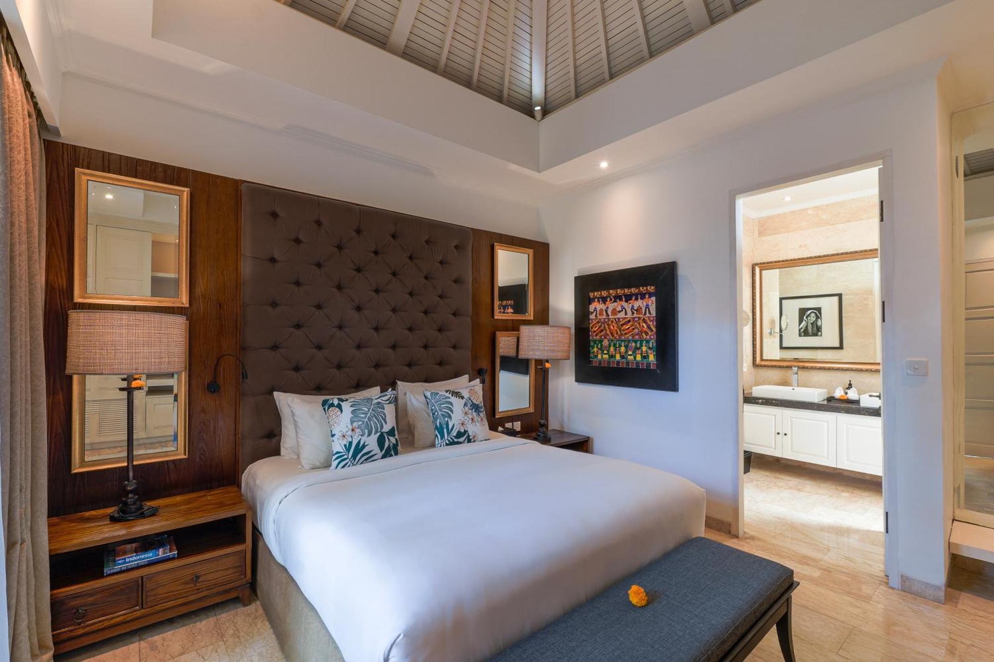 Mosan House - Unique Art-Filled Gem In Perfect Location A Short Walk From The Beach Or Seminyak Square Including Ac Office For Remote Working Екстериор снимка